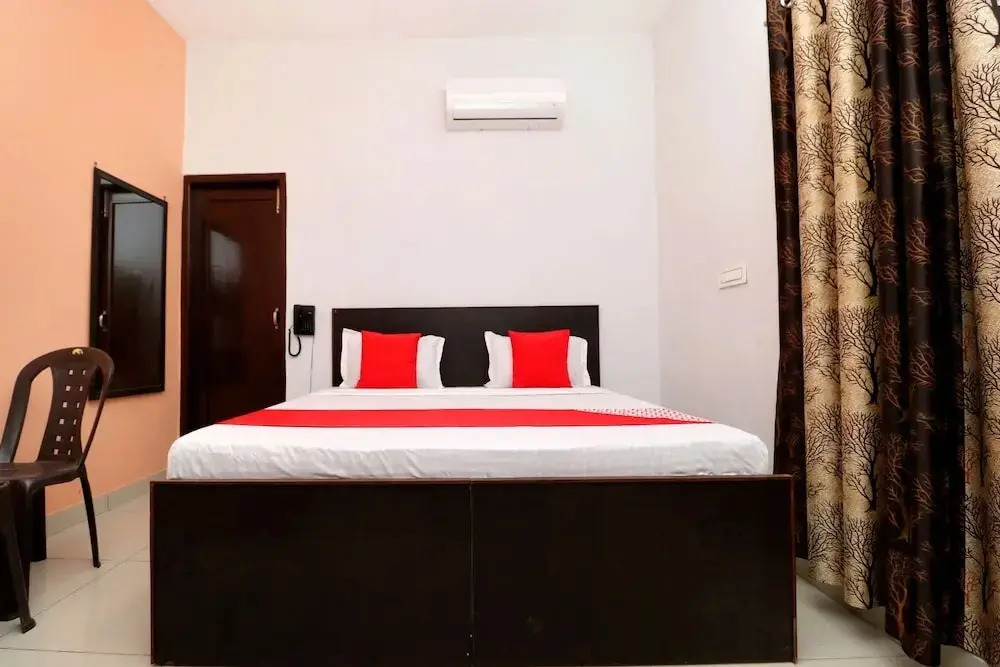 Hotel Smart King By OYO Rooms