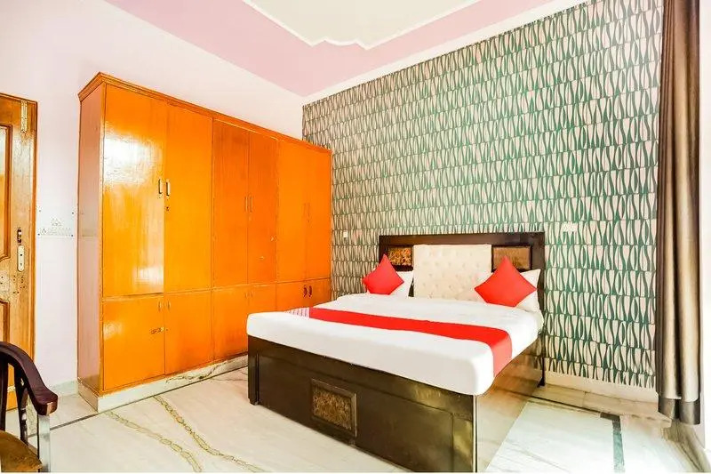 Hotel O Royal Inn