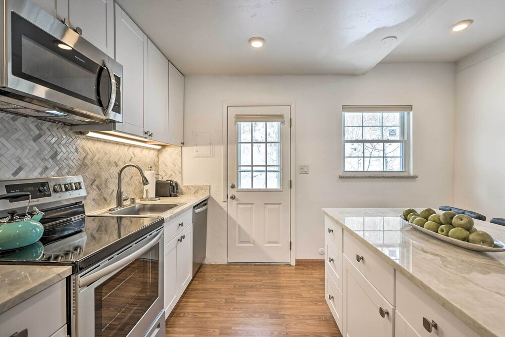 Prime East Vail Condo: Mountain Meets Modern!