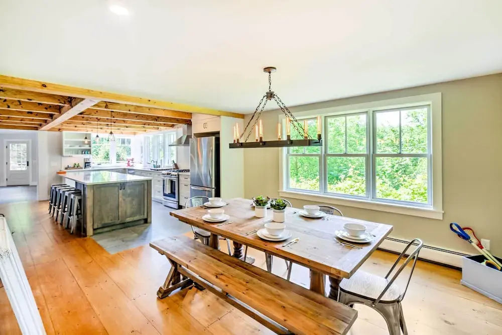 Pet-friendly House w/ Deck - 10 Mi to Stowe Mtn!