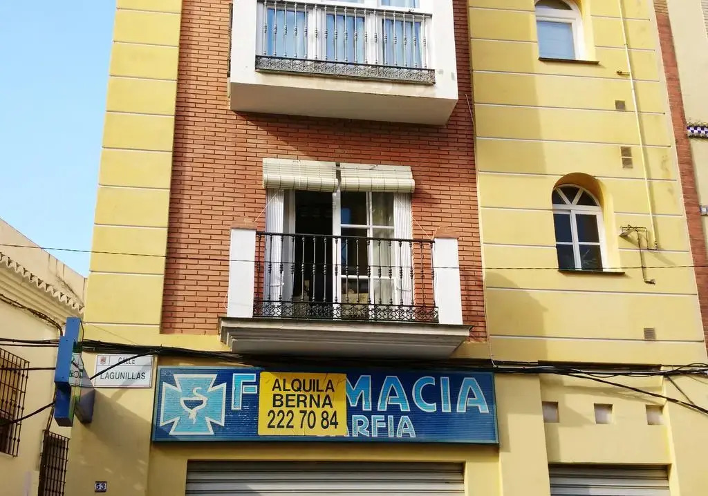 Lagunillas St