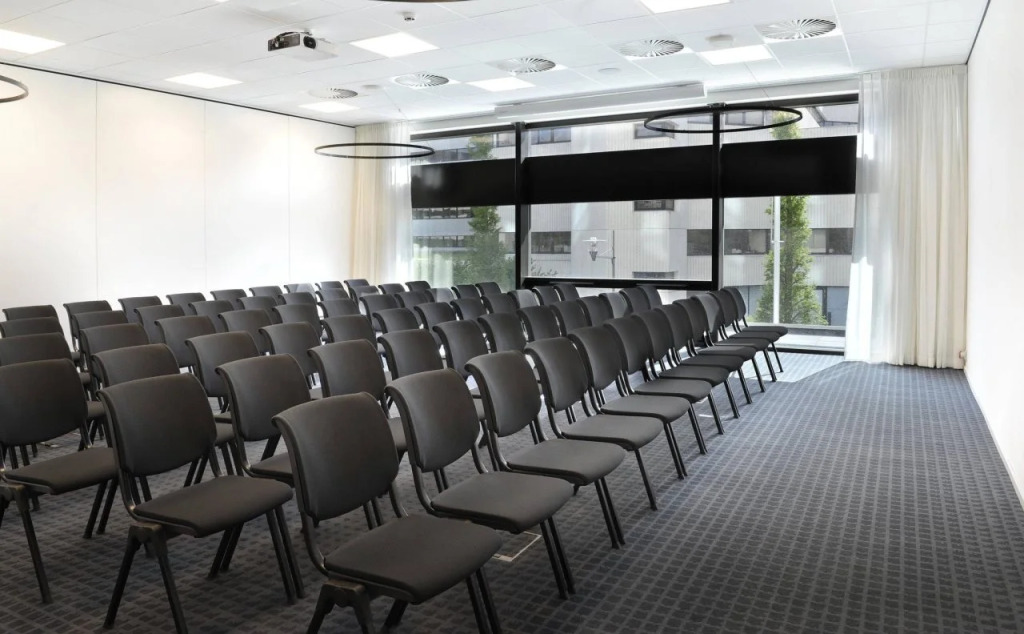 Отель Courtyard by Marriott Amsterdam Arena Atlas