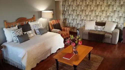 Nostalgia Self Catering Guesthouse