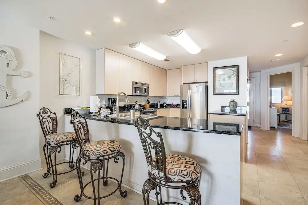 Beachfront Condo w/ Pool Access in Biloxi!
