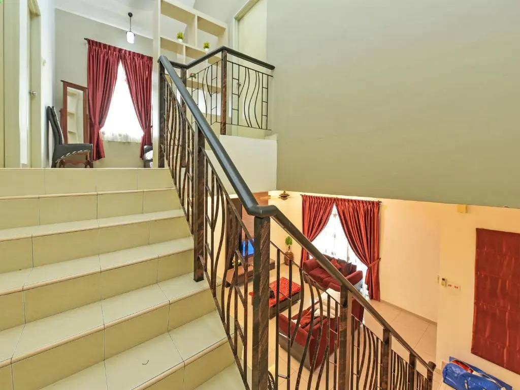 OYO Home  90532 Casa Azlinda Muslim Homestay Ii