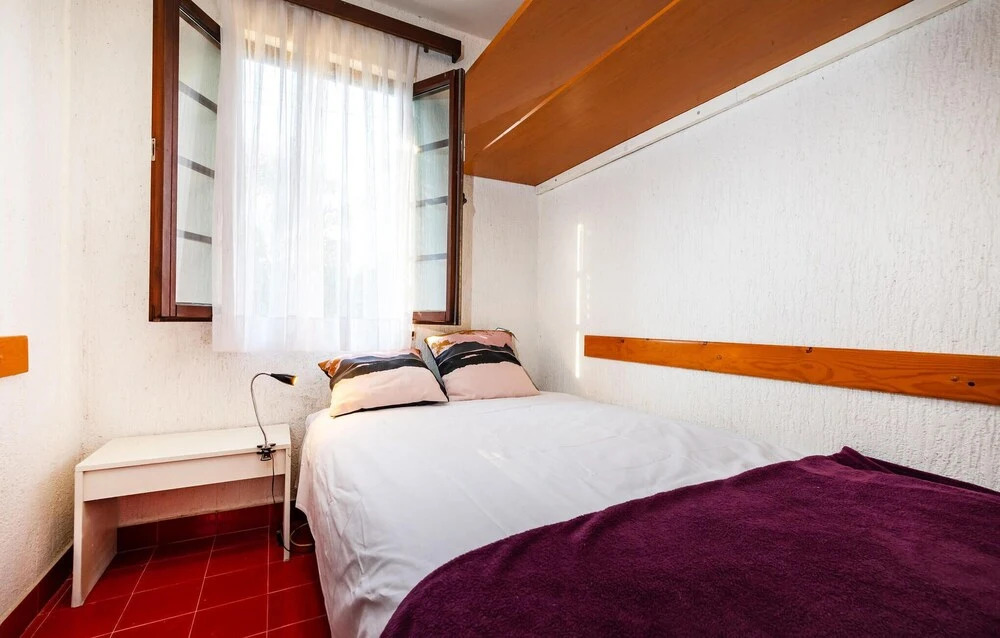 Awesome Apartment in Zdrelac With 3 Bedrooms, Wifi and Outdoor Swimming Pool