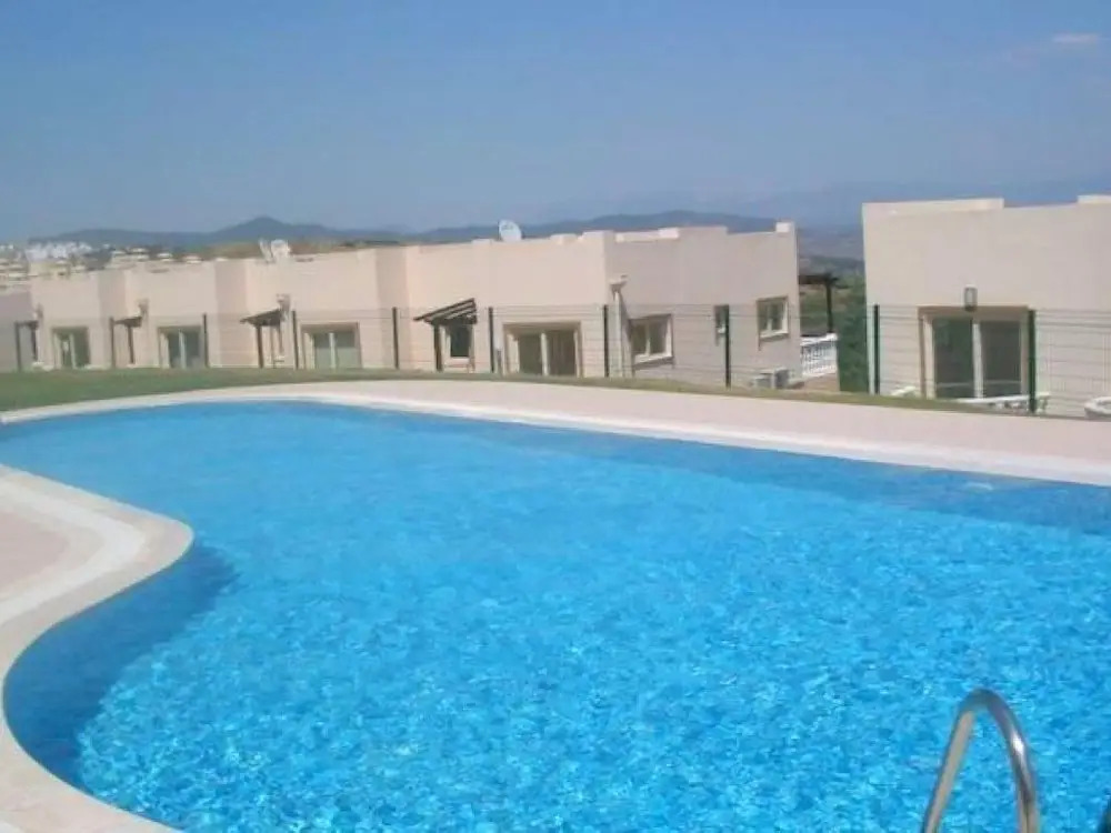 2 Bedroom Apartment Lake View 3 by Likya Global