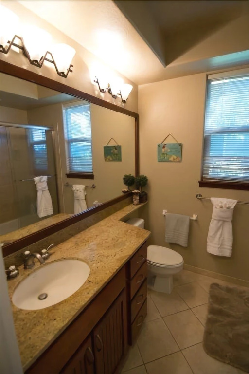 Close To The Beach, Shopping And Adventures!  3 Bed  3 Bedroom Condo