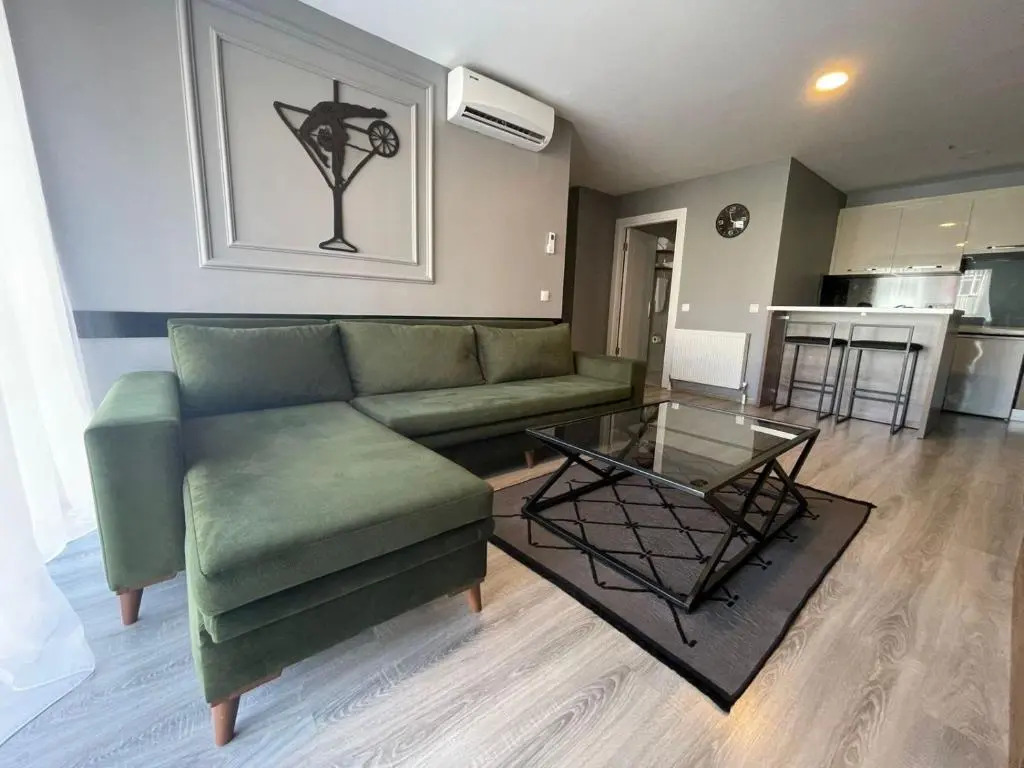On4 Rooms & Suites