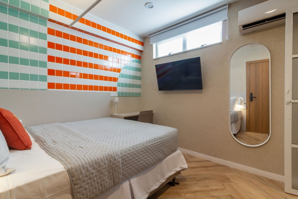 Refuge a few Steps From Copacabana Beach Q10 PCD