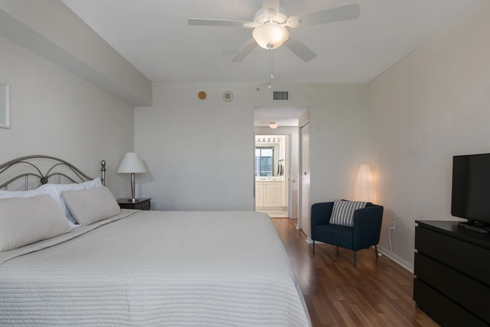 Le Marina Bay 1009 by Go Florida Condo, Sunny Isles