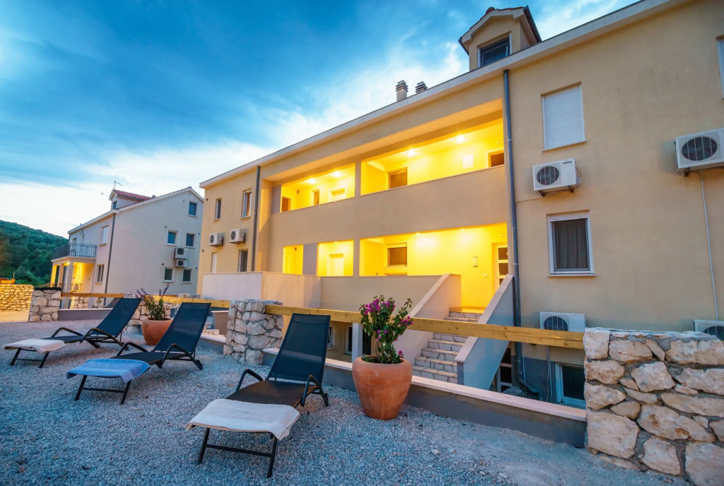 Kis Residence