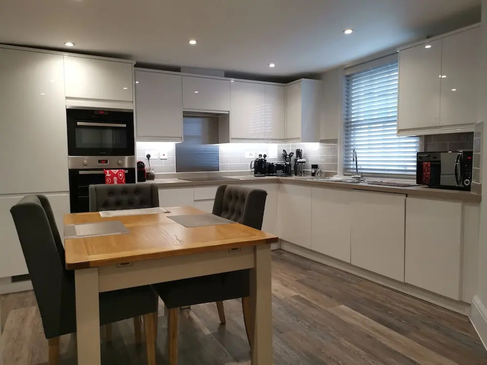 Cavendish House with Secure, Allocated Parking, 2 mins walk from Windsor Castle