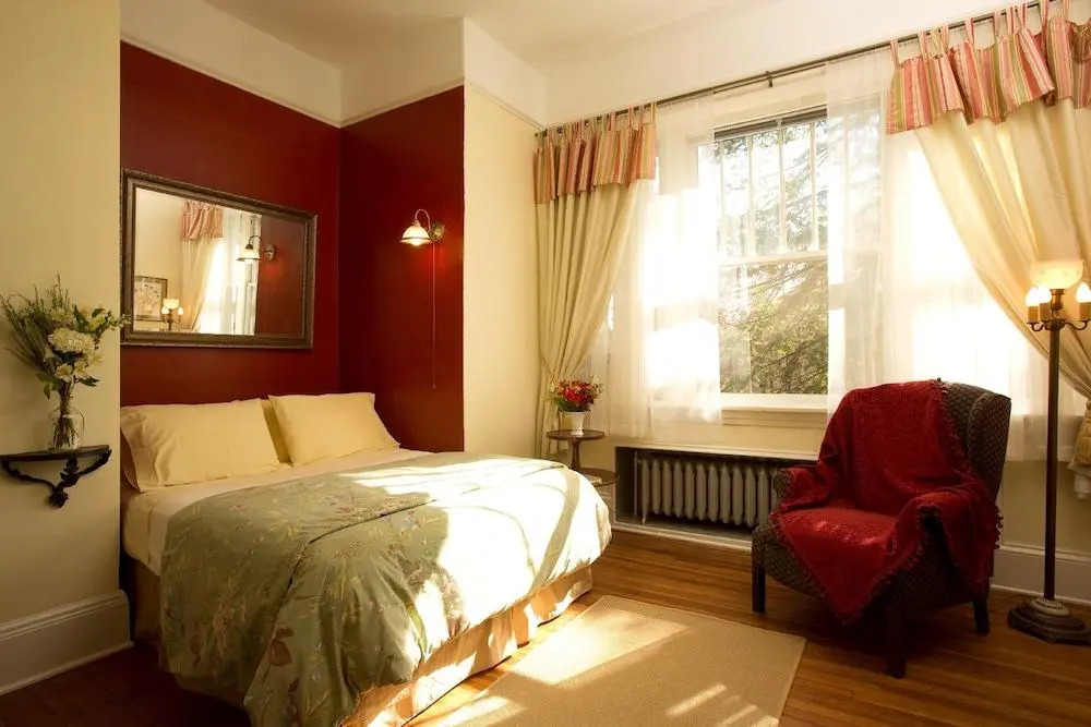 Sweet Biscuit Inn