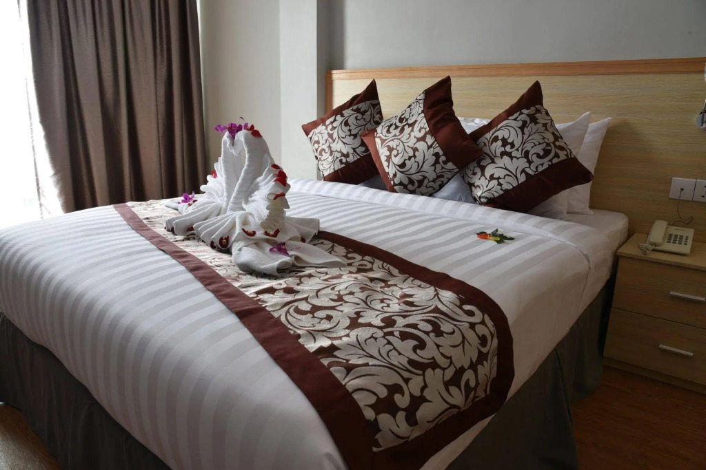 Paragon Central Hotel & Sky Bar