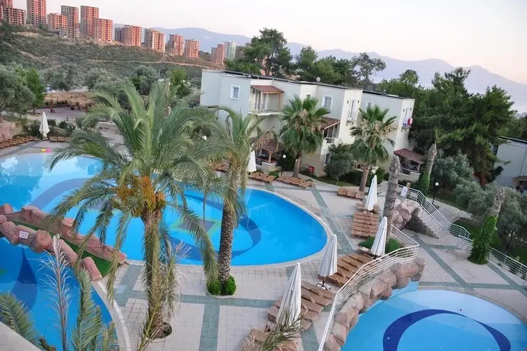 Holiday & Leisure Club