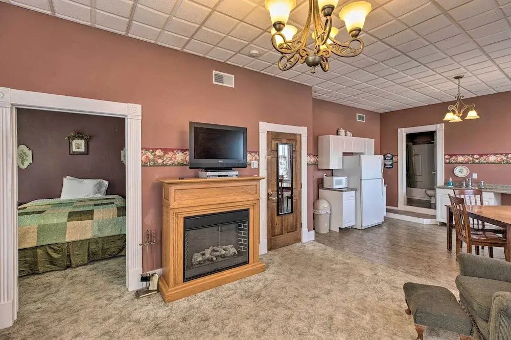 Pet-friendly Apt: Walk to Missouri River!