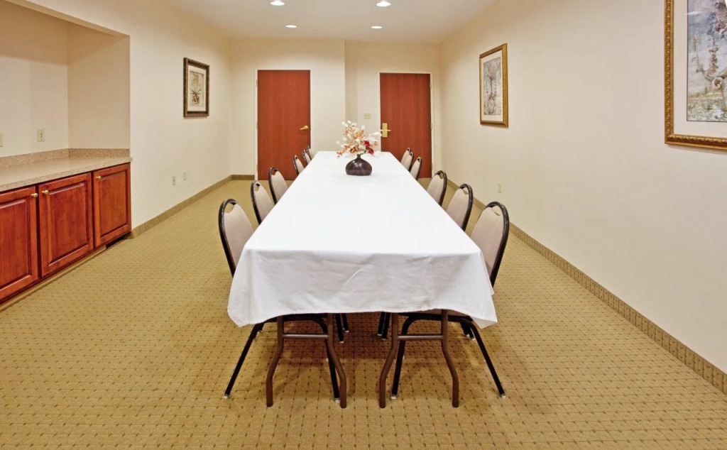Holiday Inn Express Hotel & Suites Camden-I20 (Hwy 521) by IHG