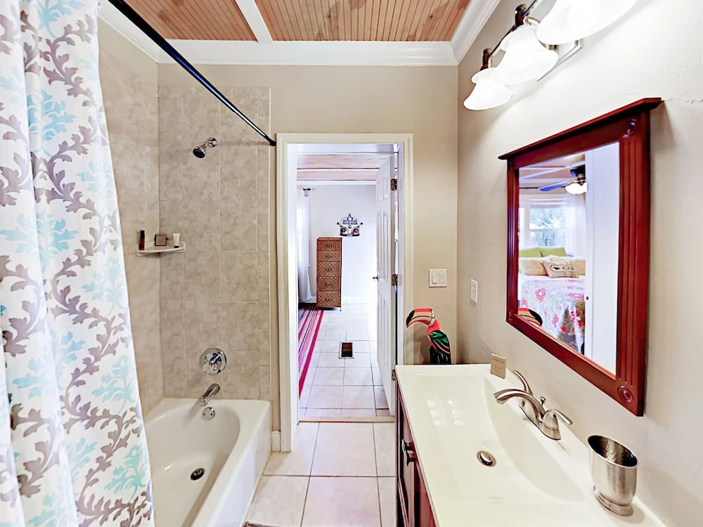Restored 1920s Home 2 Bedrooms 2 Bathrooms Home
