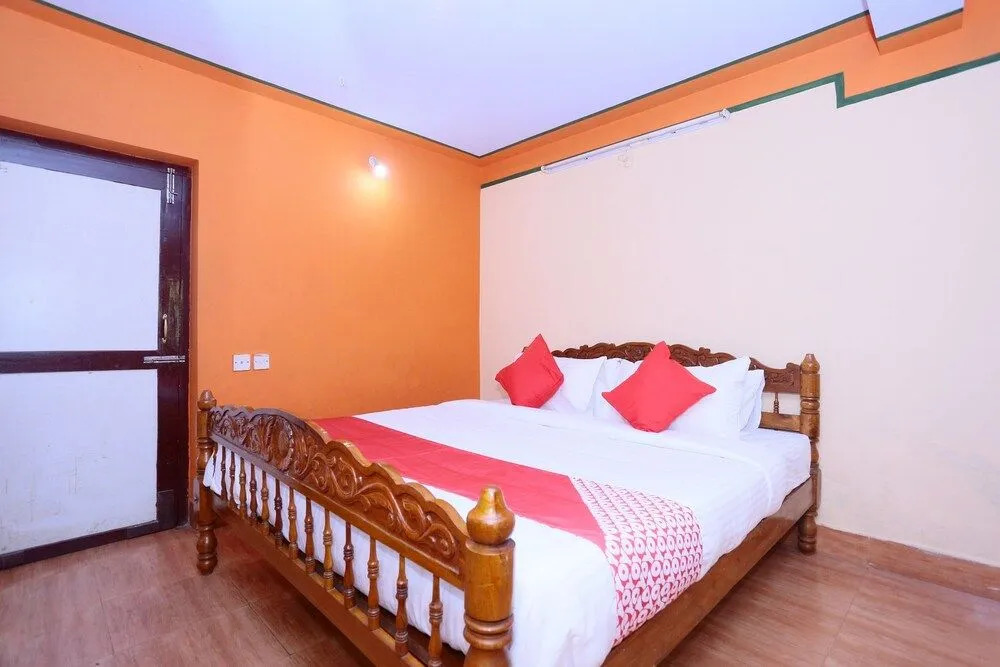 OYO 24221 Daneys Guest House