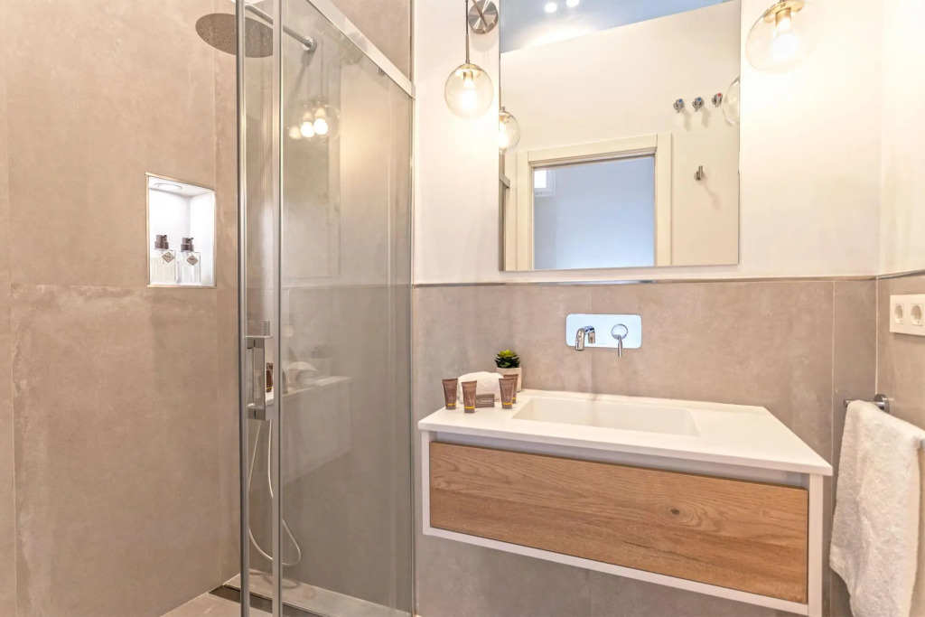 Bright & chic apartment in the heart of Cadiz. Plaza de España V
