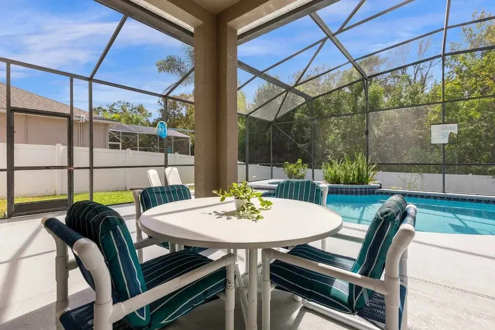 Upstay Home w Pool Hot Tub Patio - Pet Friendly