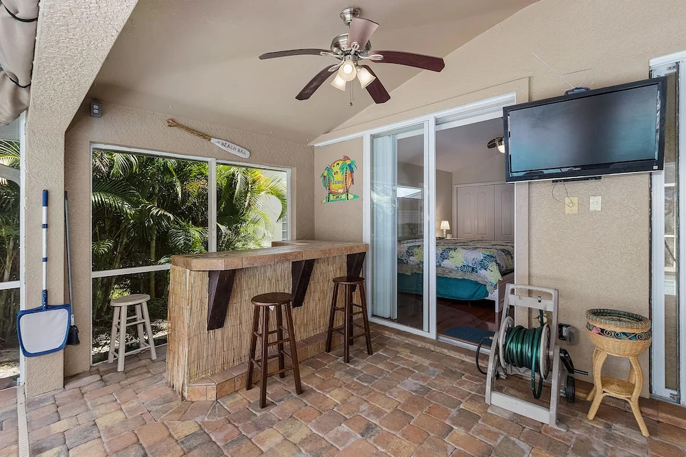 Luxury home, hot tub, heated pool, tiki bar - Villa Spain