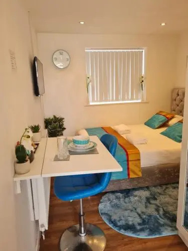 Cosy Self-Contained Studio in Salford Manchester