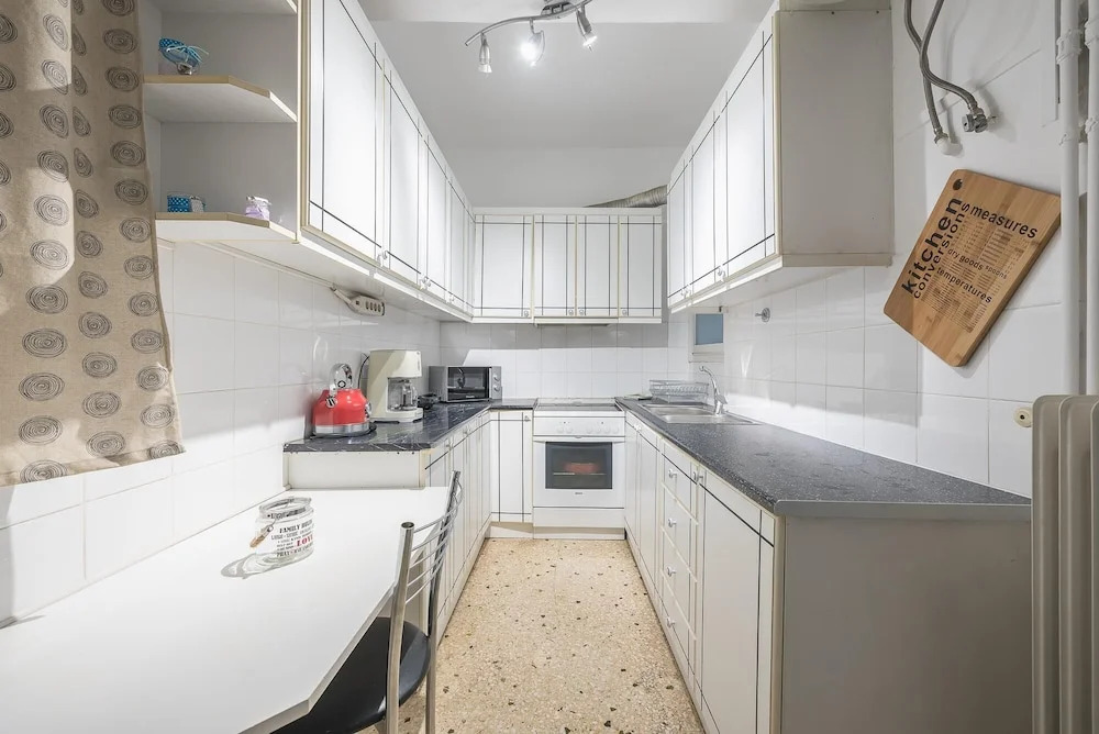 Acropolis Villa 3BR 9ppl 10 minutes Metro&Museum