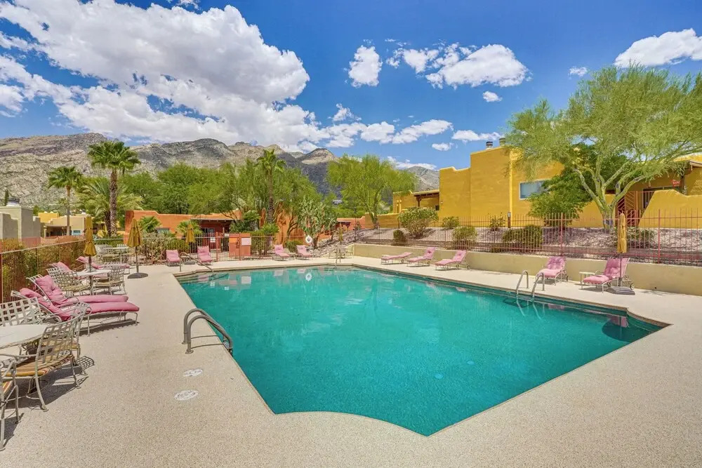 Pool & Hot Tub Access! Catalina Foothills Condo