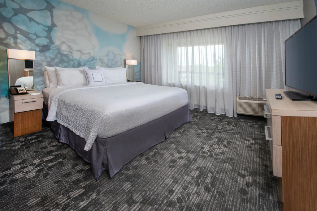 Comfort Inn & Suites Bethlehem Lehigh Valley Airport