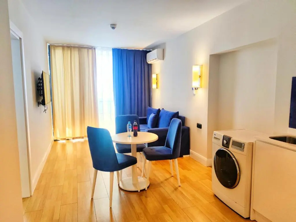 Orbi City Queer5*