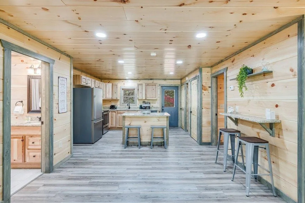The Orange Cottage 2 Bedroom Cabin by Redawning