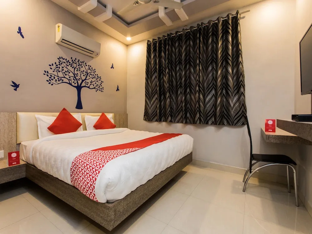 OYO 13531 Hotel Sundaram Palace