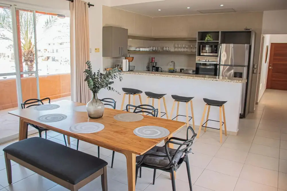 Condo Cortes