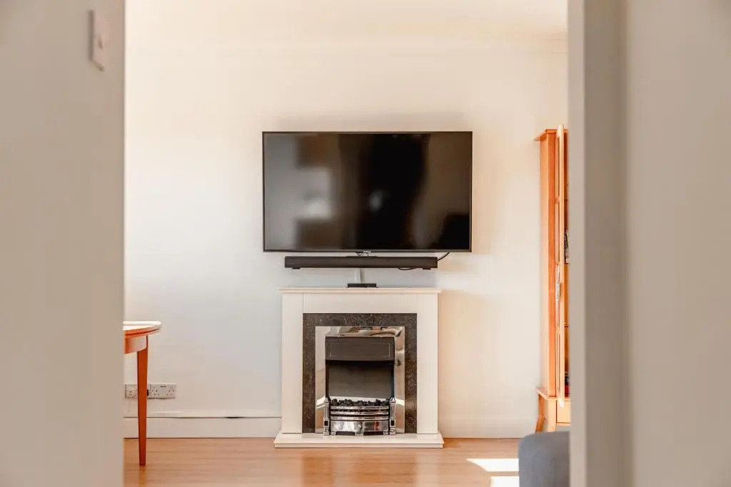 Luxury 2 Bed Room Lake View Apt Bowness Parking