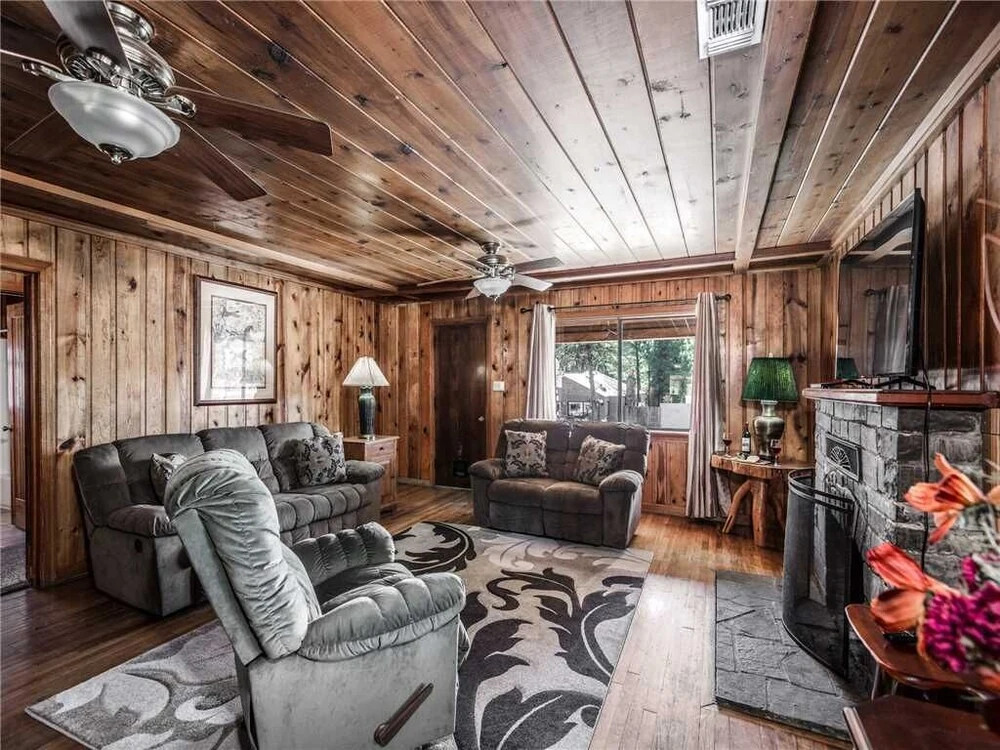 Alpine Cabin, 3 Bedrooms, Hot Tub, Deck, Sleeps 8