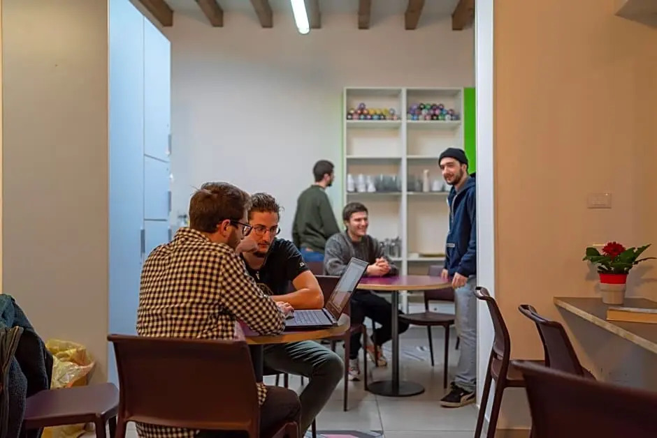 Luogo Comune Ostello