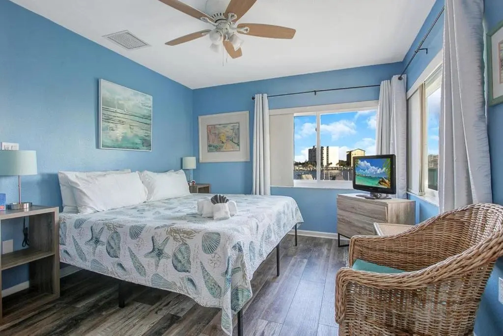 Five Palms Suite 105 - Daily - Weekly - Monthly