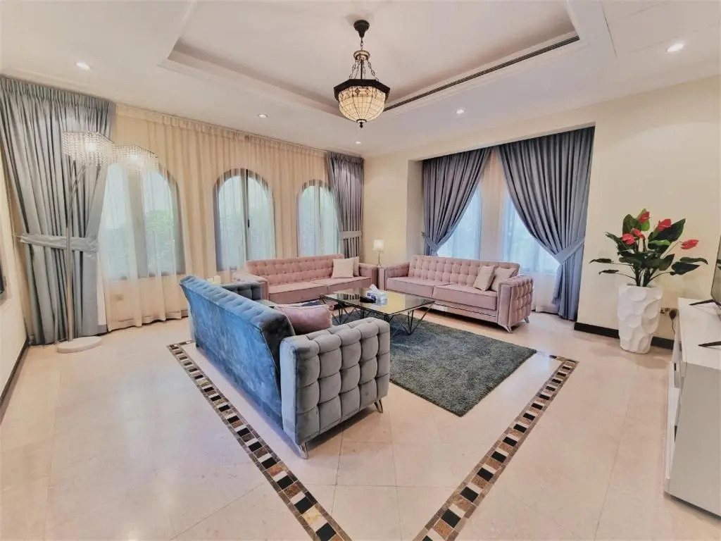 Palm Jumeirah Stunning 4BHK Villa