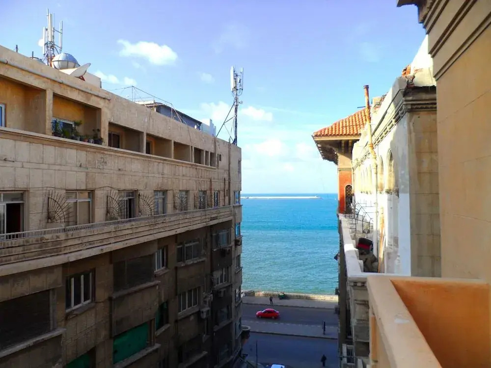 Triomphe Hostel
