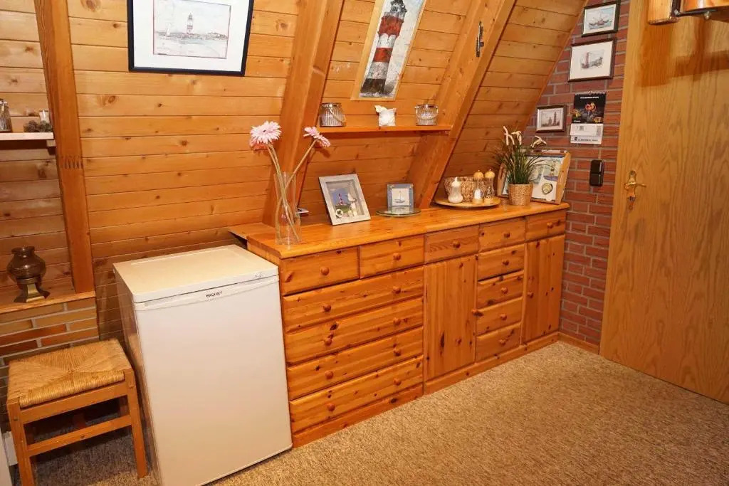 Zeltdachhaus mit W_LAN _ 2 x TV