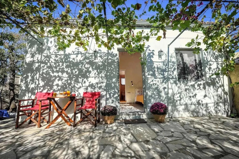 Eleni Cottage in Paxi