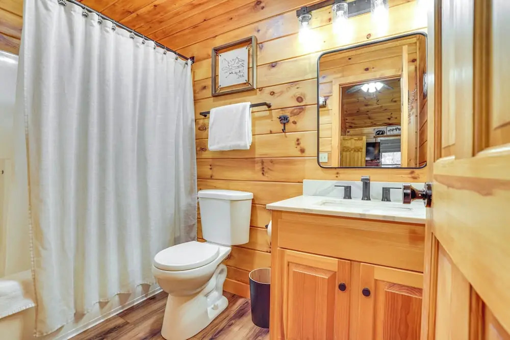 2-tier Deck & Hot Tub: Quiet Sevierville Cabin