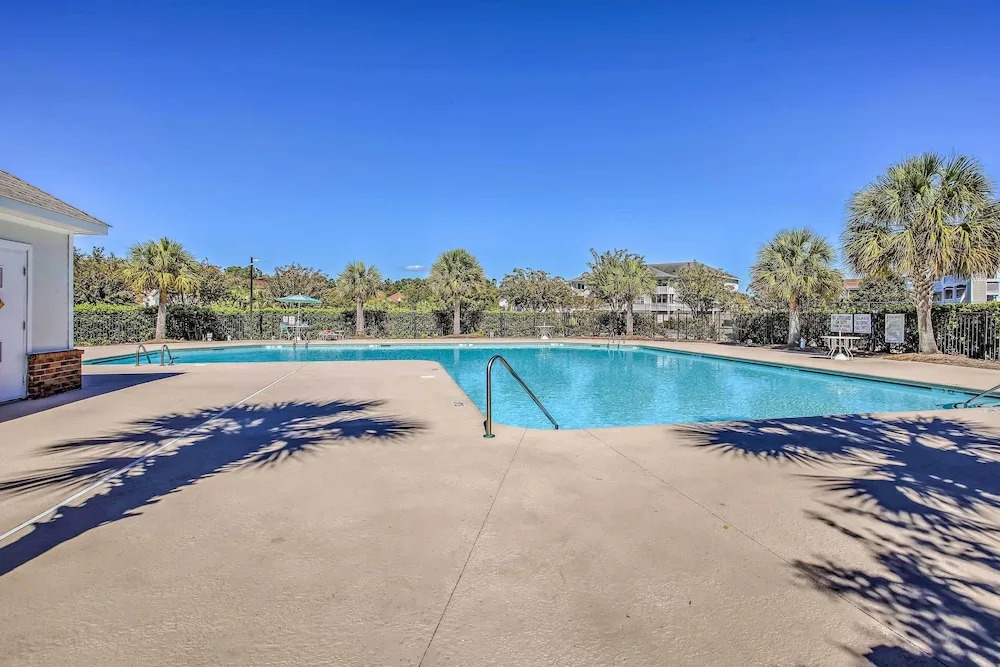 Luxury 1st-floor Barefoot Resort Condo!