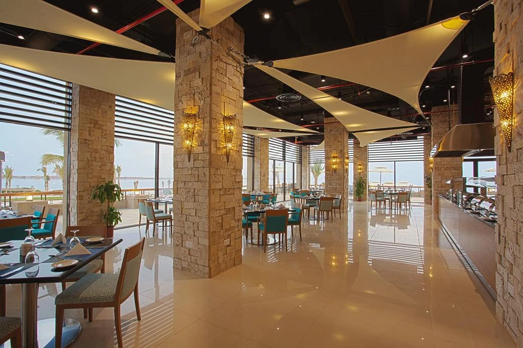 Royal Lazure Resort