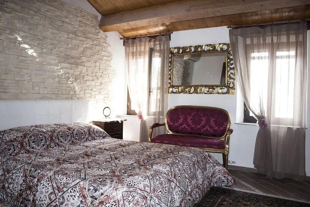 Eden Lilli - B & B Cartoceto