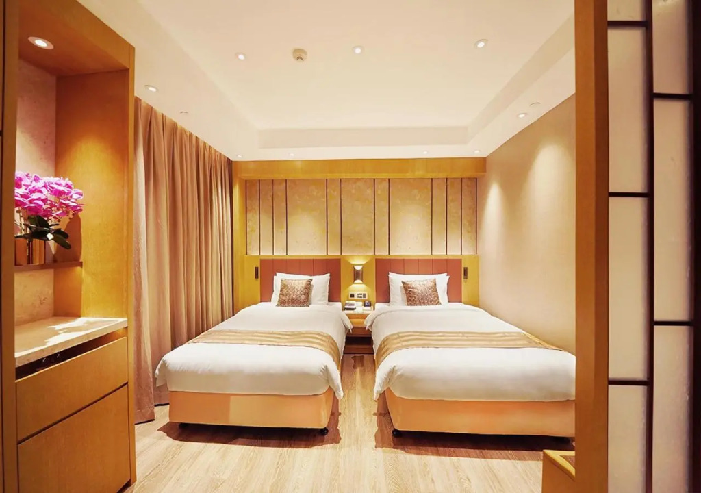 Grand Dragon Hotel