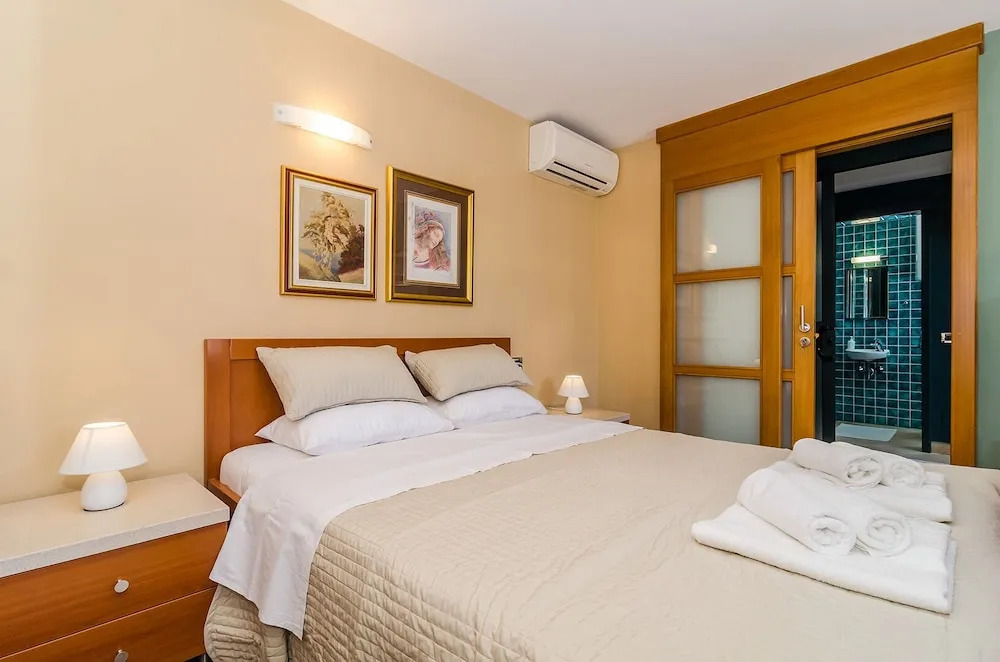 Studio Antica, Apartment With a Private Swimming Pool