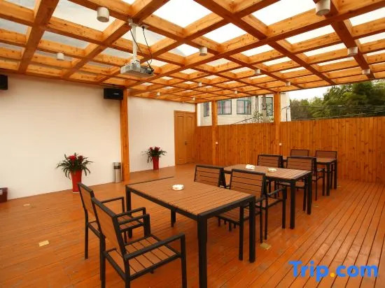 Daifu Lvxiang Hostel